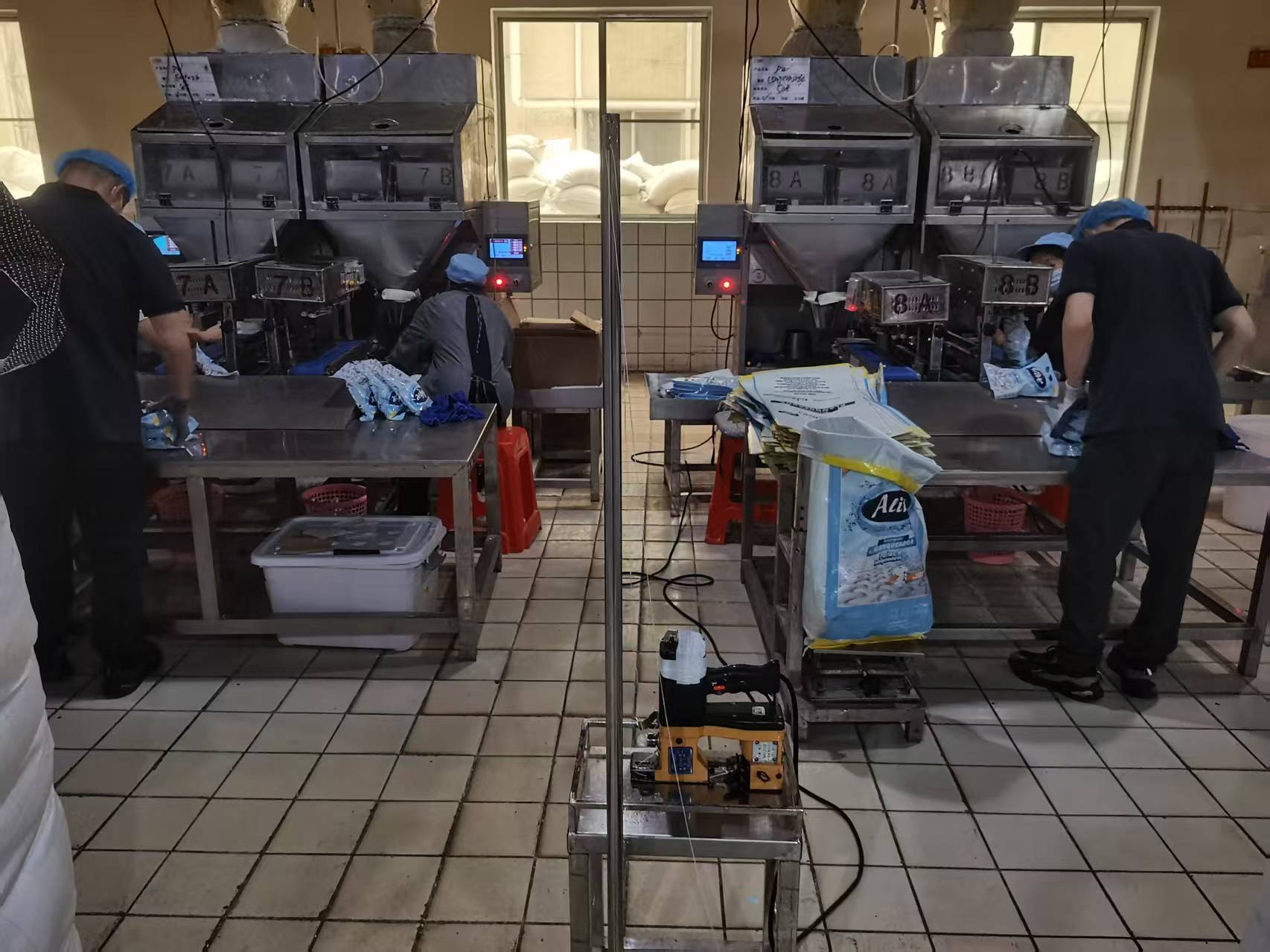 Detergent powder blending and packing workshop